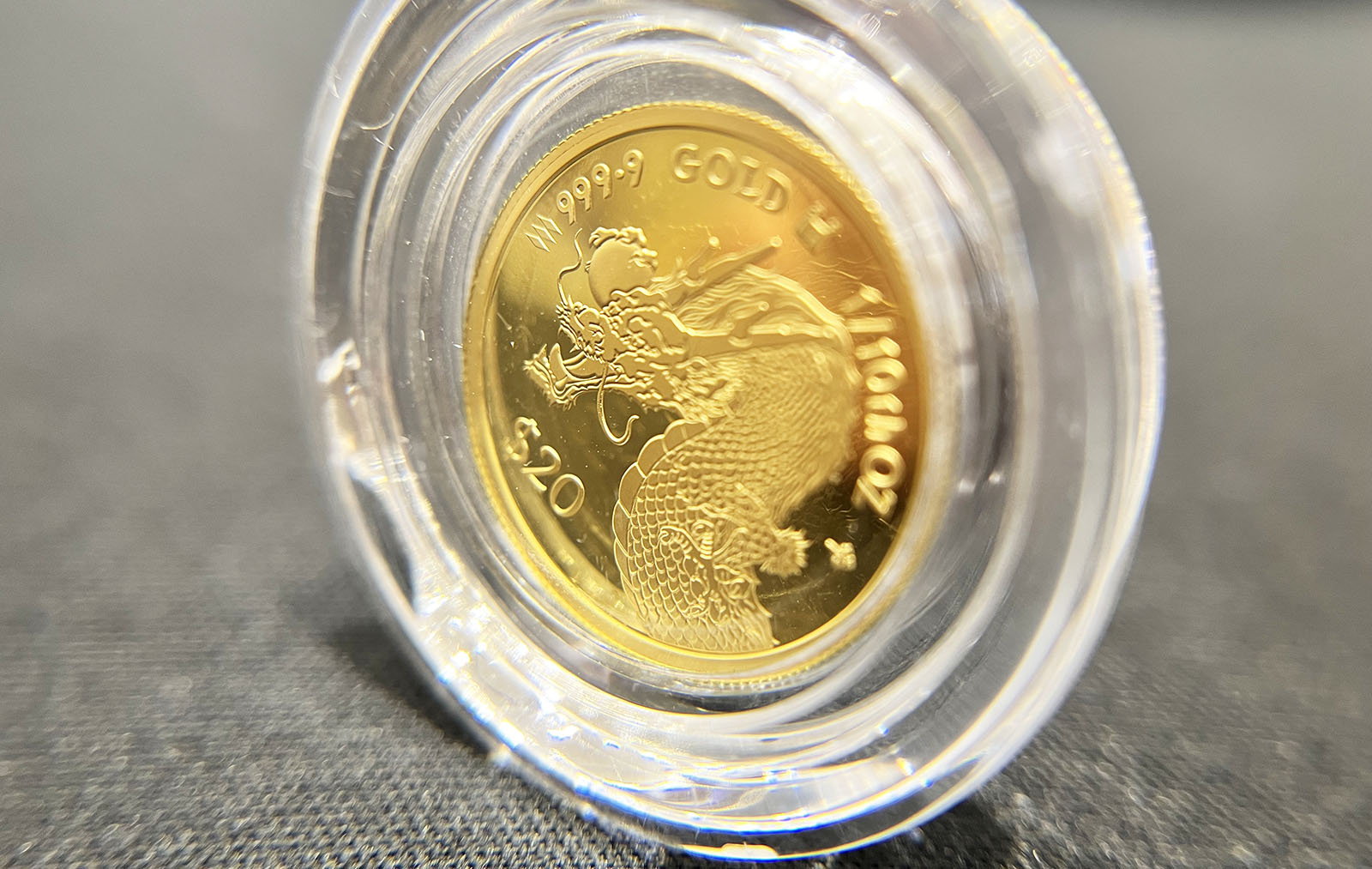 龍のコイン。