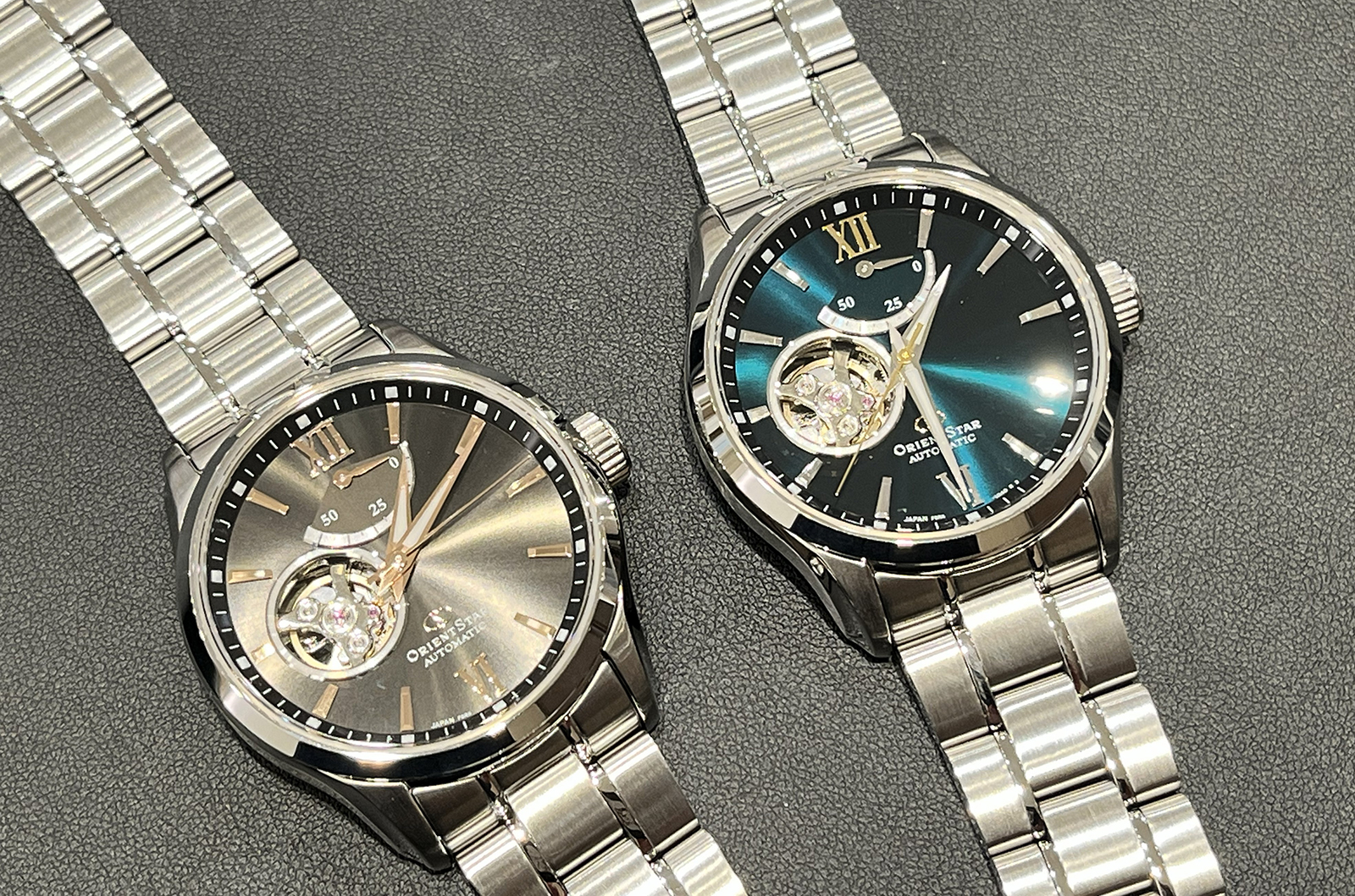 オリエントスターらしいカラーリング。